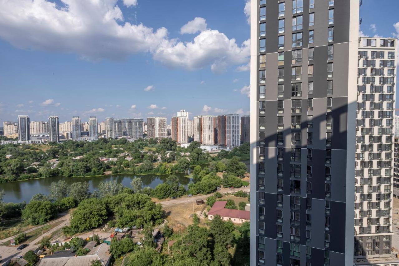 Slavutich Ecoloft Studios Киев Екстериор снимка