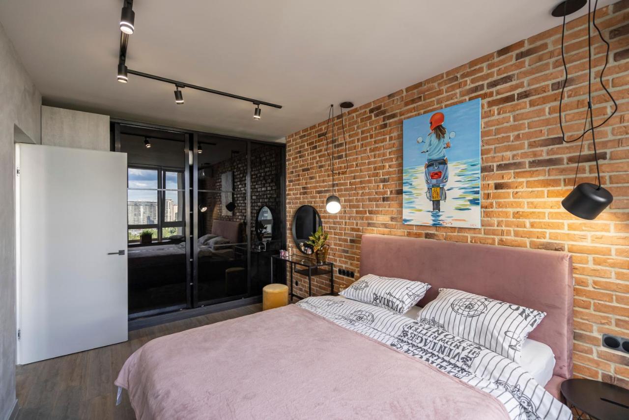 Slavutich Ecoloft Studios Киев Екстериор снимка