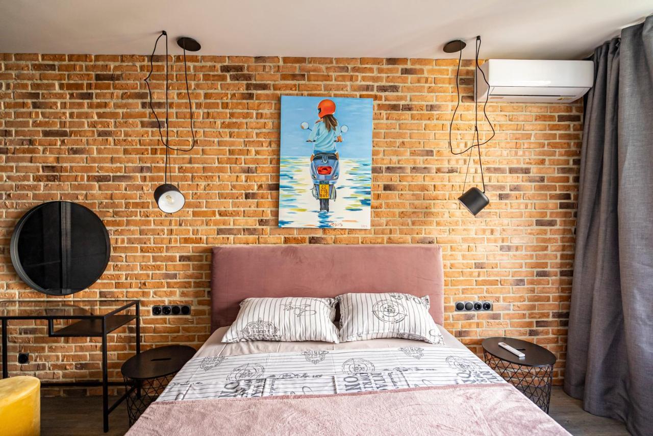 Slavutich Ecoloft Studios Киев Екстериор снимка