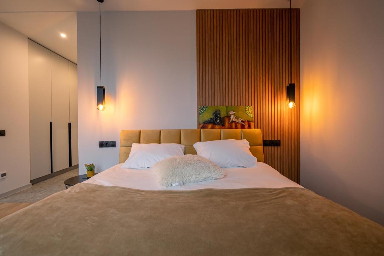 Slavutich Ecoloft Studios Киев Екстериор снимка