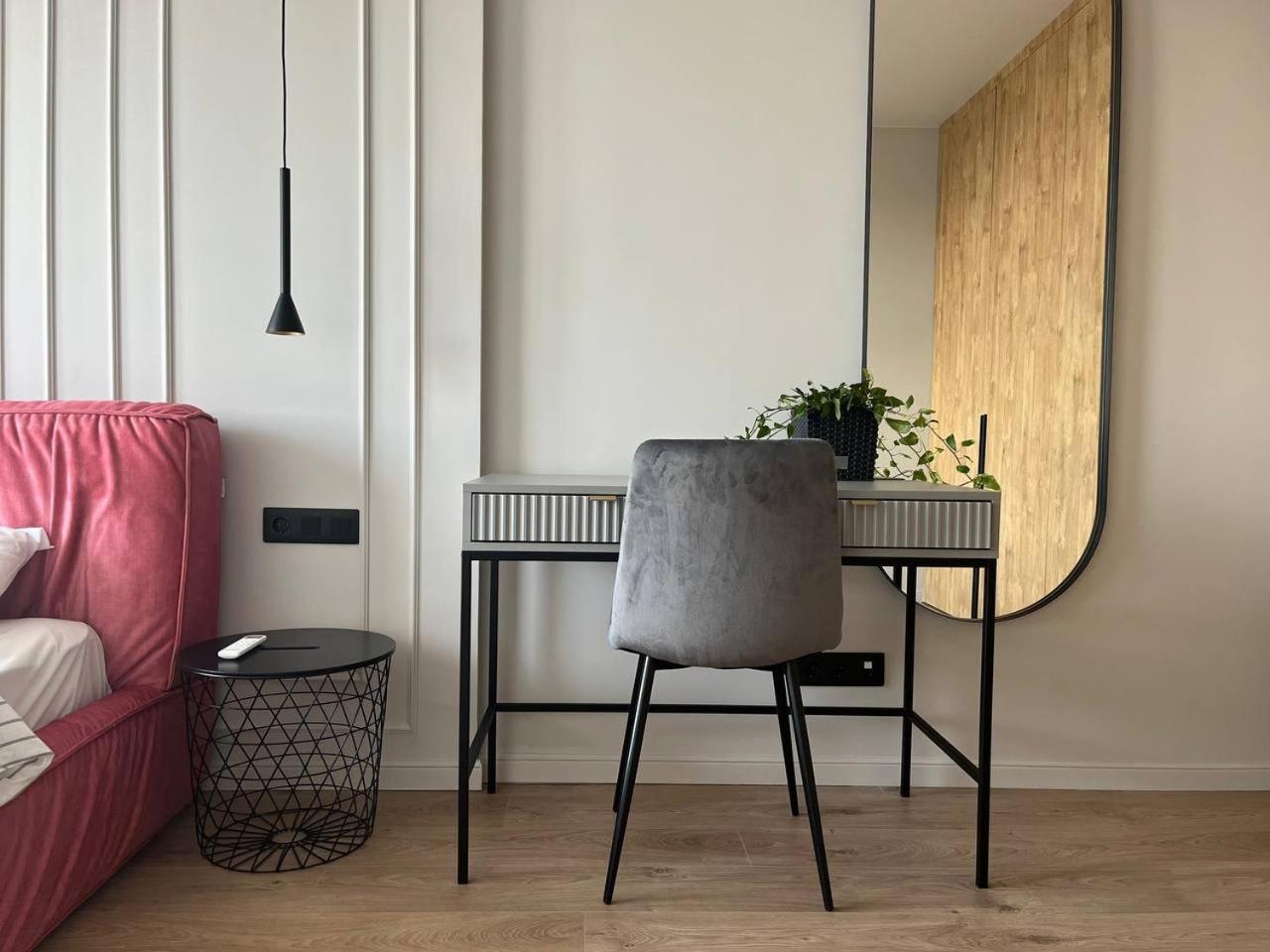 Slavutich Ecoloft Studios Киев Екстериор снимка