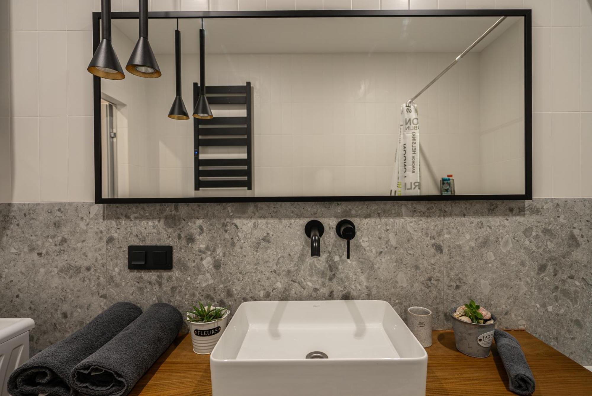 Slavutich Ecoloft Studios Киев Екстериор снимка