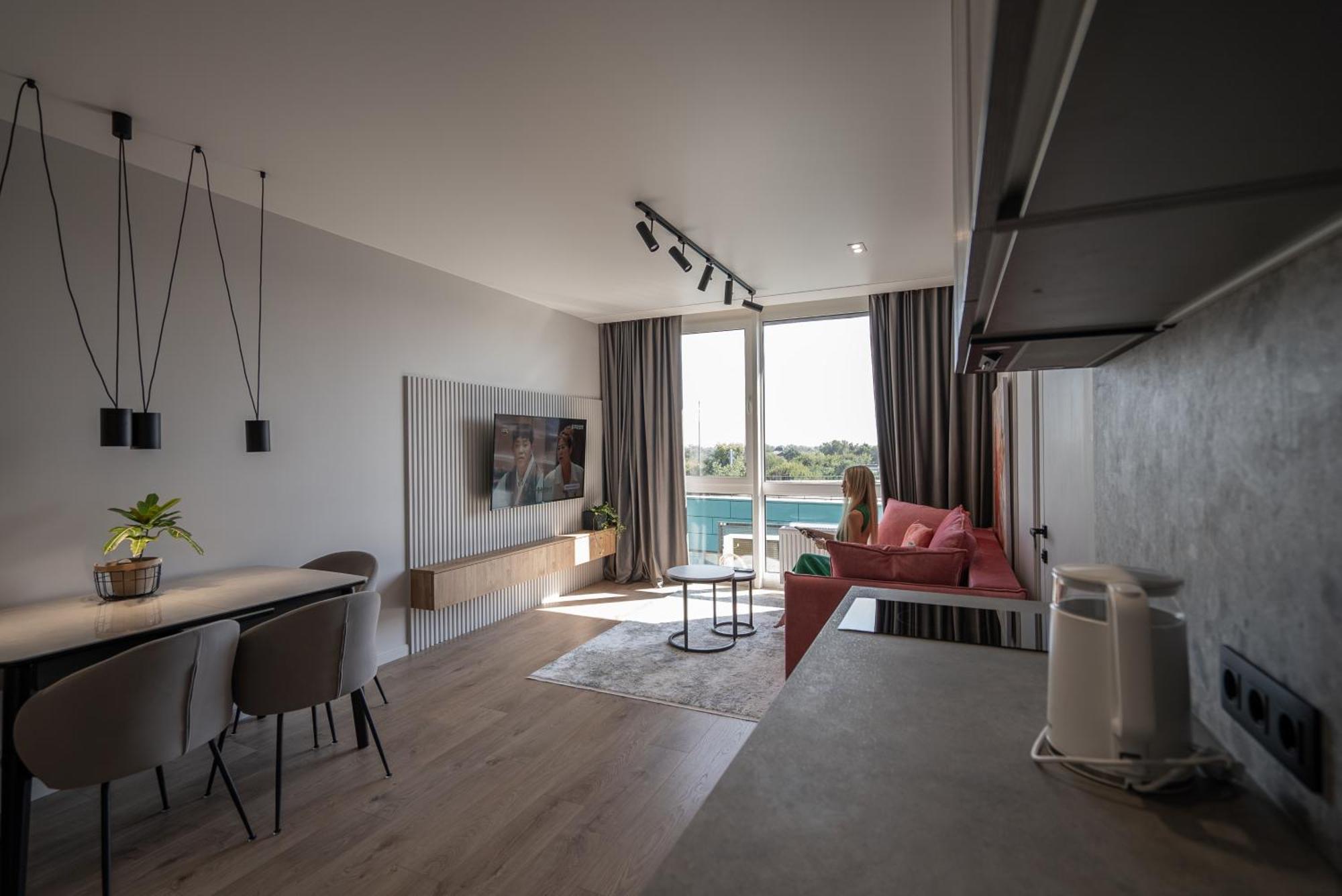 Slavutich Ecoloft Studios Киев Екстериор снимка